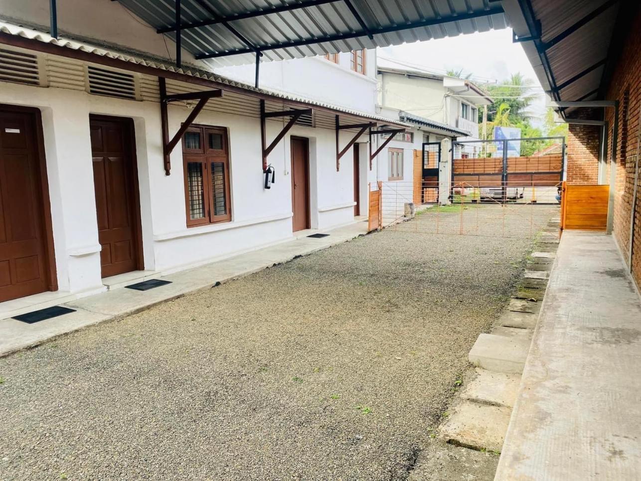 Tanty'S Hostel Galle Buitenkant foto